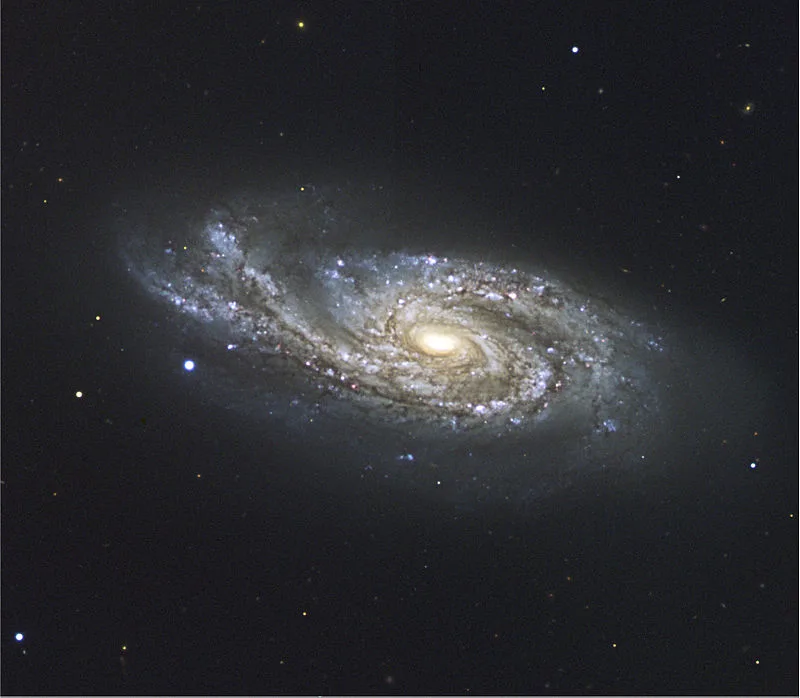 کهکشان NGC908